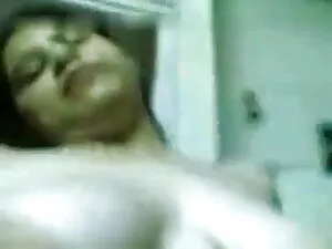 सुंदर युवा फूहड़ उसे ...