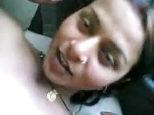 ब्राउन सुंदरियों हिं ...