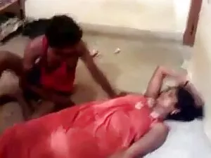 तुम दोनों मेरे चेहरे ...