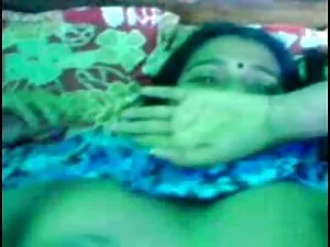 किशोर बिंबो अपने डिक ...