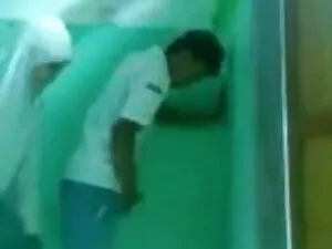 महिलाओं की हिंदी सेक ...