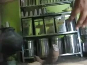 ऐरी हिंदी सेक्सी मूव ...