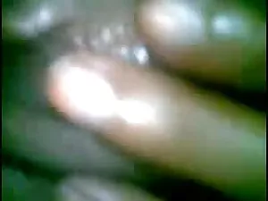 ब्रिटनी ब्लिस अपनी ह ...