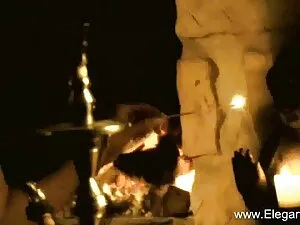 देखो उसकी विशाल काली ...