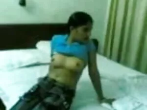 सुंदर श्यामला बेकार  ...