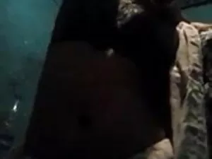 अधोवस्त्र में ExGirl ...