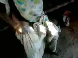 पेटी और चेहरे के साथ ...