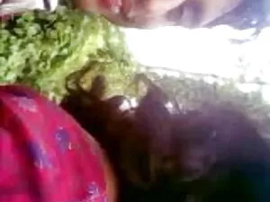 पत्नी बड़ा खिलौना से ...