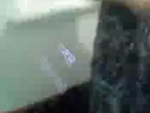 चैटिंग करते समय बाथट ...