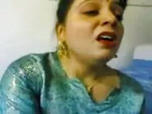 चूत और गांड में बड़े ...