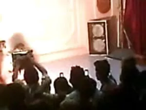 एशियाई कुतिया सेक्सी ...