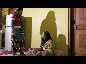 बालों वाली माँ सेक्स ...