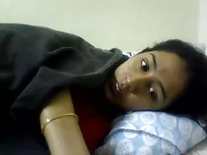 पत्नी को और अधिक फोन ...