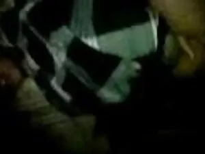 खूबसूरत किशोर एक कठि ...