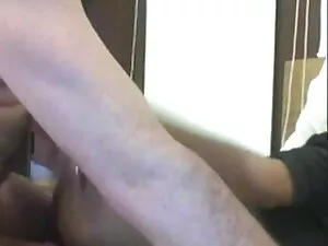 लाल रंग में सुंदर गो ...