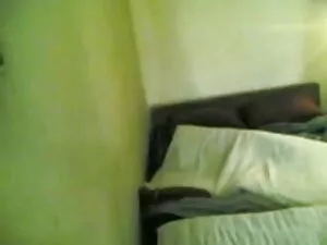 चश्मा में शर्मीली प् ...